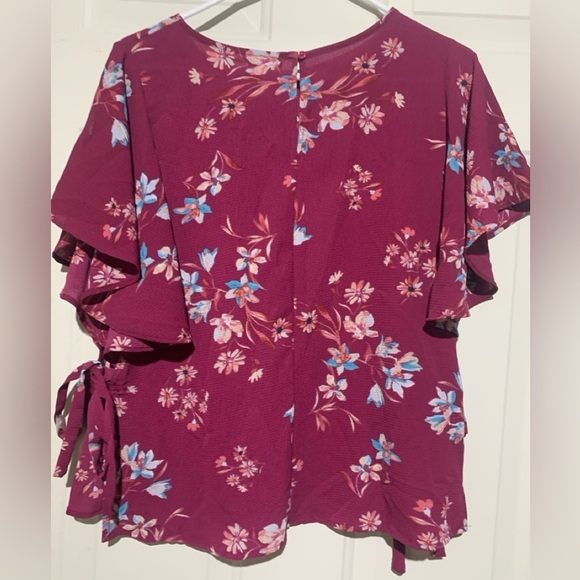 Pink Floral Sheer Large Blouse, Butterfly  Sleeves, NWT, P2P 22, side bow ties - Picture 2 of 4